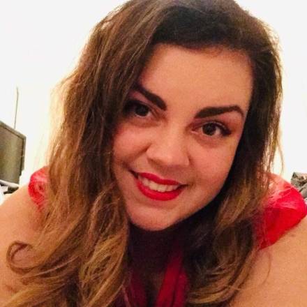 Solo Singer Emma