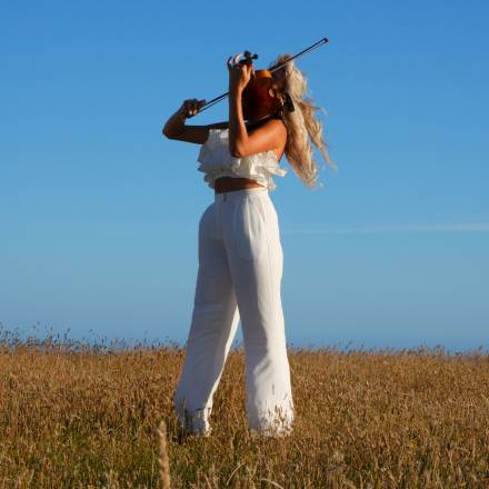 Tahnaya Wynne Violinist