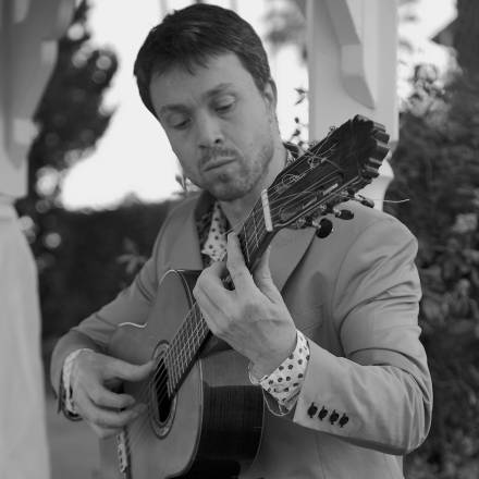 los angeles acoustic Guitarist