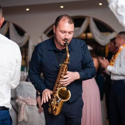 Vale Live Sax