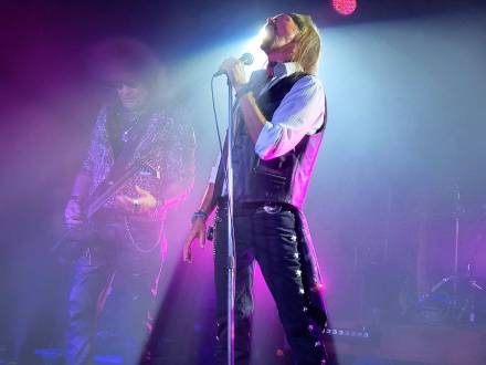 Holy Stranger - Premier Arena Rock Tribute (photo 3)