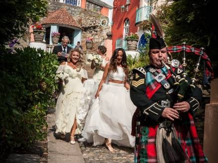 Andrew Brian - Highland Bagpiper (photo 3)