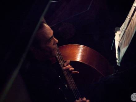 Double Bass & One Man Guitar / Vocal Show (photo 3)