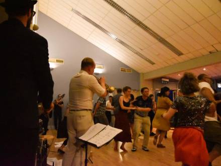 Lulu's Swing Band (photo 2)