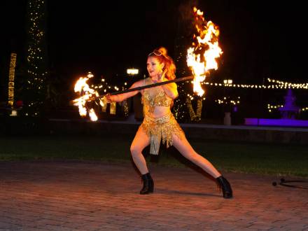 Multi prop fire performer (photo 0)