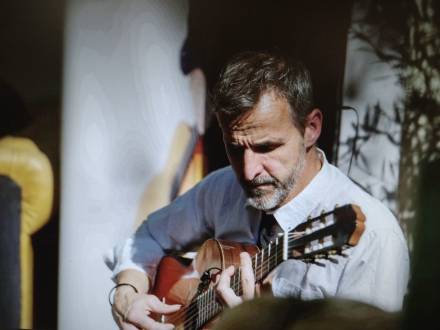 Flamenco guitarist (photo 0)