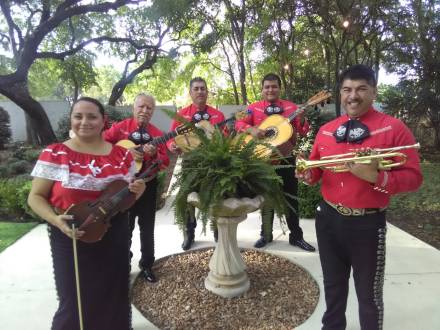 Mariachi Alma de Jalisco (photo 1)