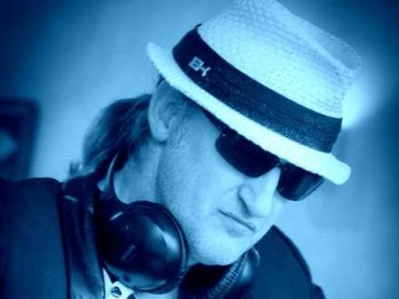 Smooth Jazz & Funky Grooves DJ (photo 1)