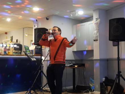 Shaun Blake Singing (photo 16)