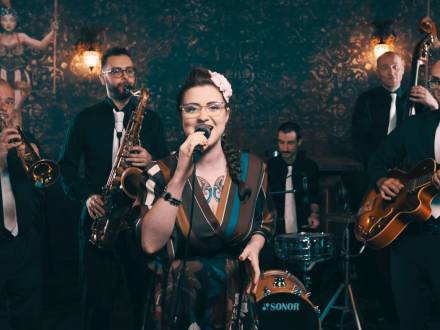 Lady Dillinger Swing Band (photo 2)