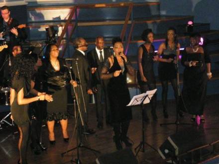 Charmain Elliott & Giant Gospel Choir/Band (photo 0)
