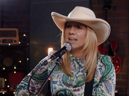 She's Country (photo 2)