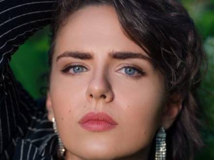 Elisabeta Racolta - Mezzo-Soprano (Singer) (photo 1)