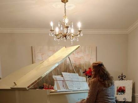 Jill Broughton / Joyful Piano (photo 2)