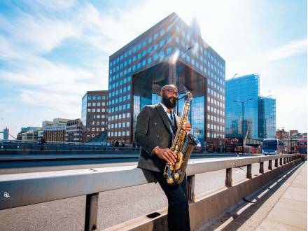 Wedding Saxophonist (photo 0)