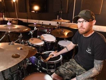 Neildrumz (photo 0)