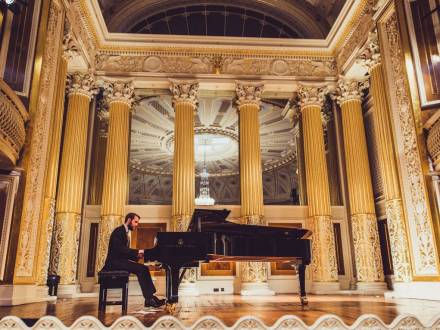 Cam Gow - Pianist (photo 13)