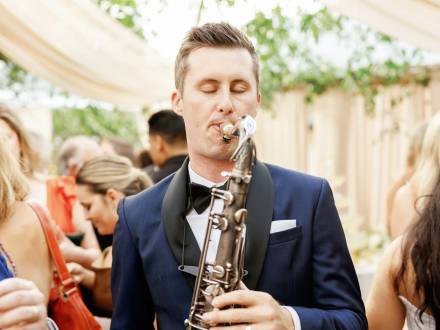 Tyler Varnell | Saxophone-DJ (photo 1)