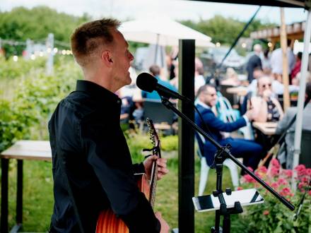 Matt Rayner: roaming musician and DJ (photo 4)