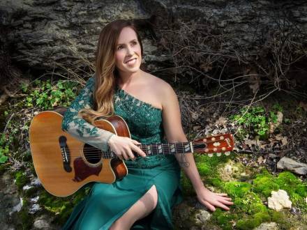 Brandi Paige Soloist (photo 1)