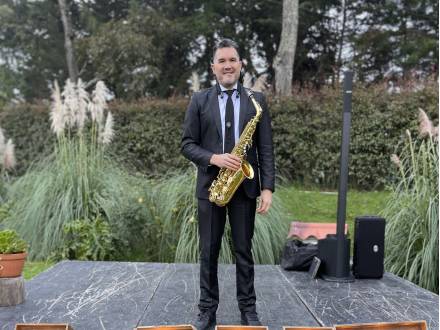 Saxophonist for events (photo 9)