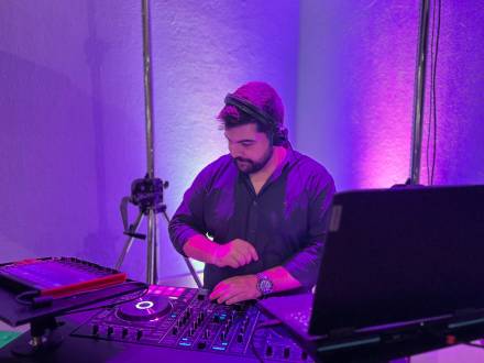 DJ Carlos (photo 2)