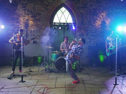 Hot Ticket Party Band (photo 2)