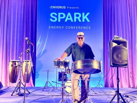Steel Drum Player (photo 1)