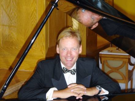 Tim “THE KEYS” Dyke-Smith (photo 0)