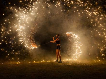 Fire acts/ show, LED acts and Stilts (photo 39)