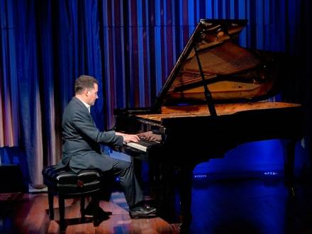 Elegant Piano: Cocktail, Jazz & Pop (photo 2)