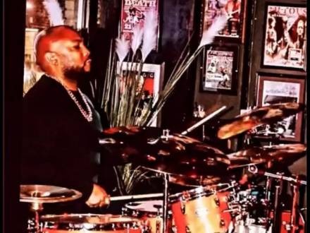 Drummer/Bishop (photo 1)