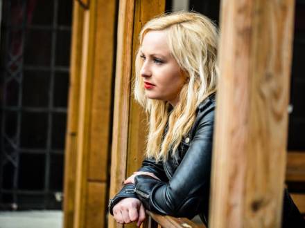 Hayley Jaye - Versatile Vocalist (photo 2)