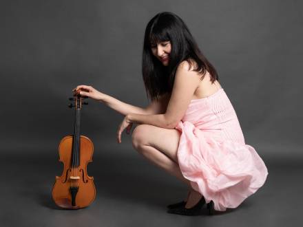 Federica Italian Violinist (photo 2)