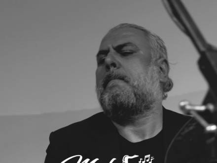 Moda Jazz-piano, vocal, double bass, drums (photo 14)