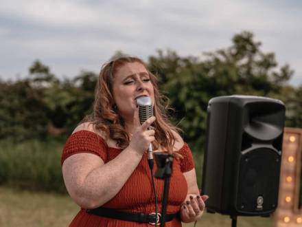 Camille Vocalist (photo 0)