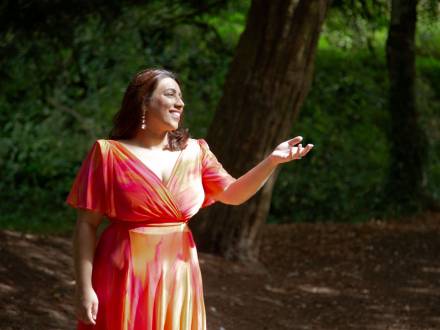 Poppy Neame - Classical Crossover Soprano (photo 6)
