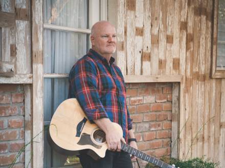 Todd & the Two-Tars (photo 2)