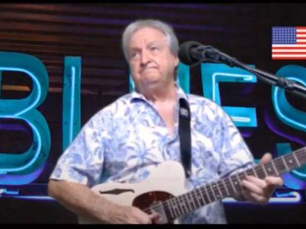 Danny Campo - Singing Guitarist (photo 2)
