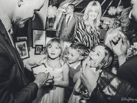 Multi Award winning magician (photo 21)