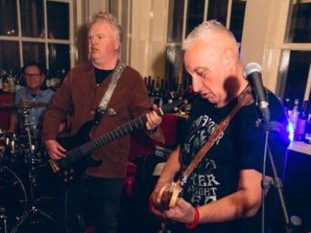 The Q Band (photo 25)