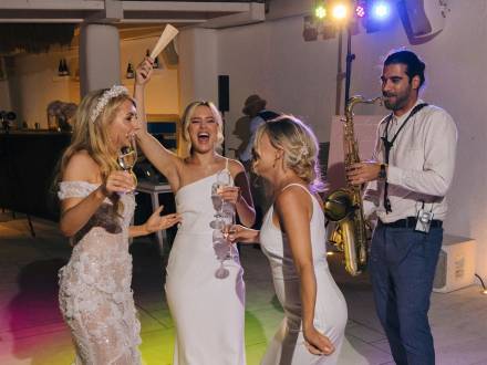Christos Aggouridakis (Sun On Sax) & DJ (photo 17)
