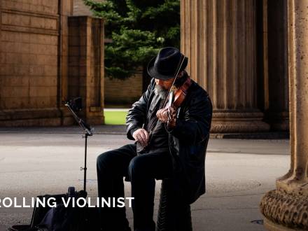 The Strolling Violinist™ (photo 1)