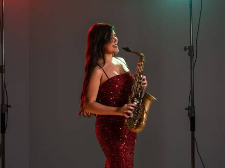 Jennifer Sax (photo 1)