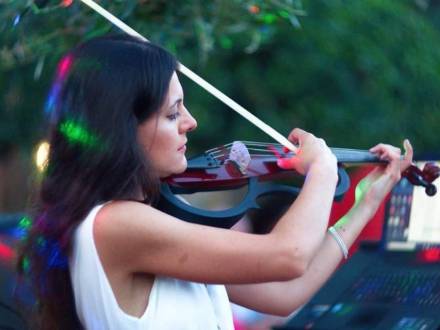 Giulia Ermirio Violist (photo 1)